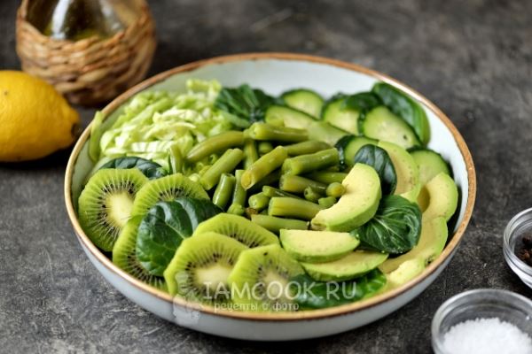 Постный зеленый салат