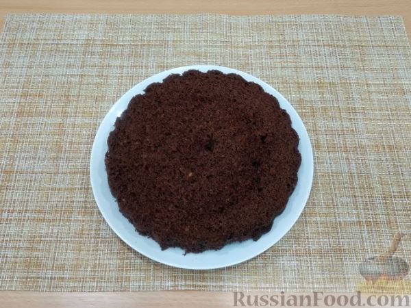 Шоколадный торт с вишней и сметанным кремом (в микроволновке)