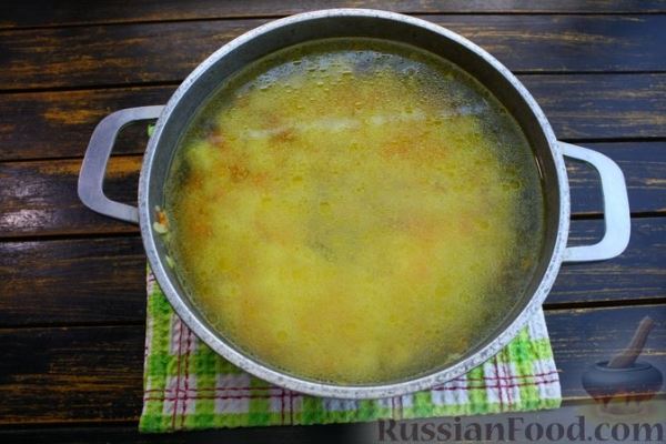 Суп с мясными фрикадельками и клёцками